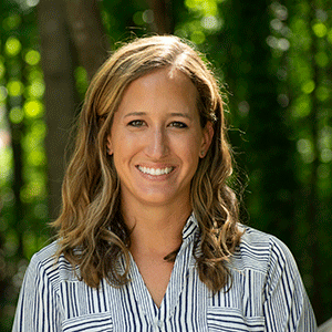 Headshot of Lindsay Roark