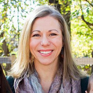 Headshot of Jennifer Schuster